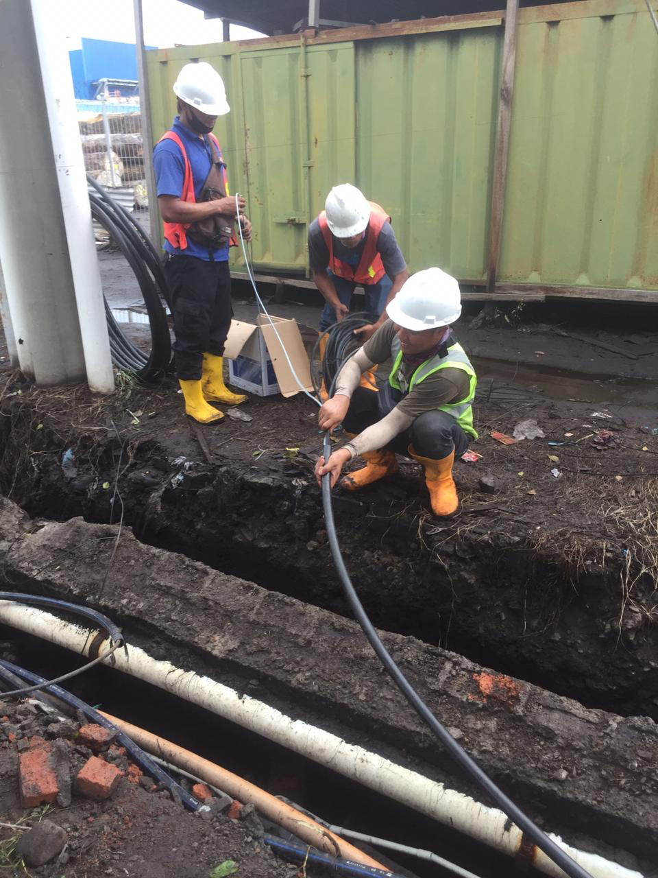 Instalasi Fiber Optik